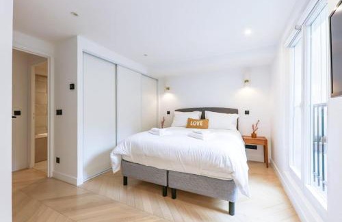 8th Arrondissement Apartment | Urban Retreat Brand-New Duplex 2-Bedroom