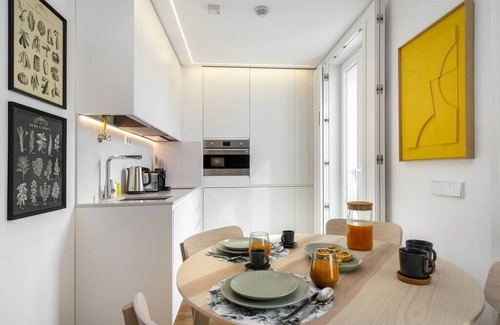 Lisbon Old Town Apartment | Urban Retreat: Downtown Luxury, Parking, AC & Lift