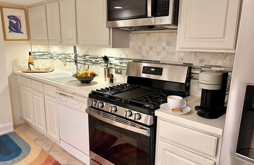 Adams Morgan Apartment | Urban retreat in lively Kalorama