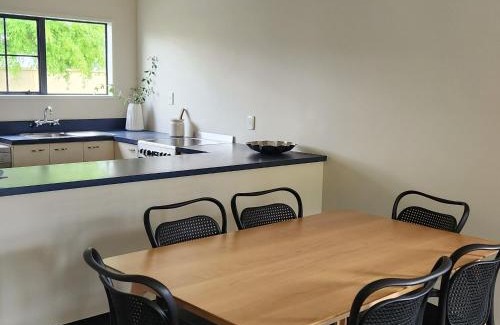Blenheim Apartment | Urban Retreat in the CBD