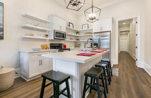 Faubourg Lafayette House | Urban Retreat Near French Quarter