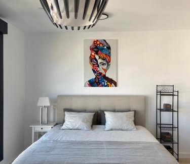 Palma-Palmilla Apartment | Urban Sky Views over Malaga