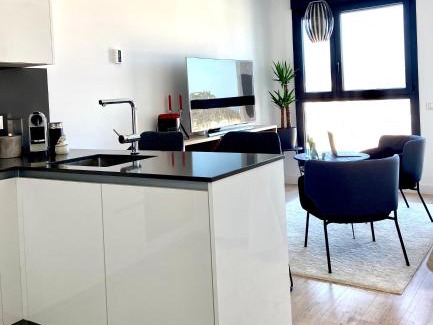 Palma-Palmilla Apartment | Urban Sky Views over Malaga