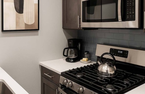 Lake View East Apartment | Urban Studio Hideaway