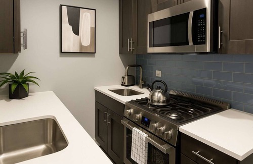 Lake View East Apartment | Urban Studio Hideaway