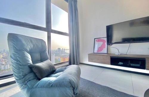 George Town Apartment | Urban Suites #High floor view #Infinity Pool #Georgetown #4pax #2BR 2bath #2 Queen #Quality well maintained #Private host