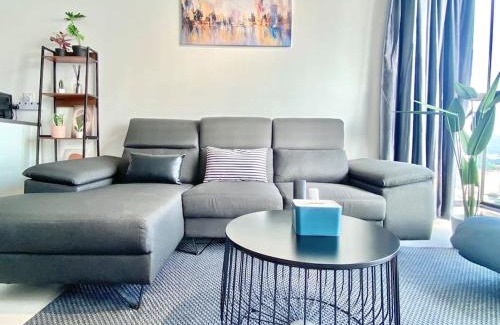 George Town Apartment | Urban Suites #High floor view #Infinity Pool #Georgetown #4pax #2BR 2bath #2 Queen #Quality well maintained #Private host