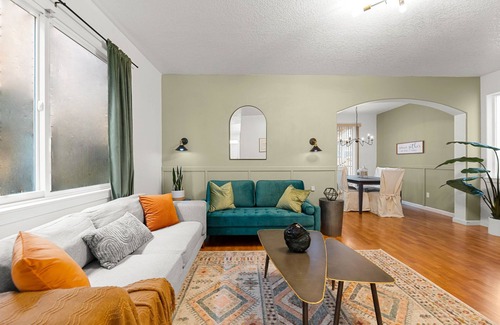 Powellhurst-Gilbert House | Urban Verdant Nest in SE PDX 4th bedroom/office/20 mins to PDX airport