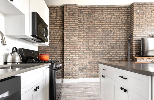 Wicker Park Apartment | Urban Wicker Park 1BR w/ W/D, nr Damen & Milwaukee, by Blueground