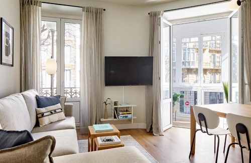 San Sebastian Centro Apartment | Urbieta Suite by FeelFree Rentals