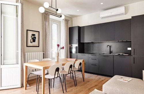 San Sebastian Centro Apartment | Urbieta Suite by FeelFree Rentals