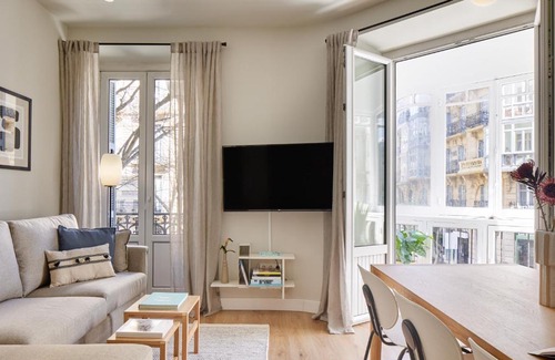 San Sebastian Centro Apartment | Urbieta Suite by FeelFree Rentals