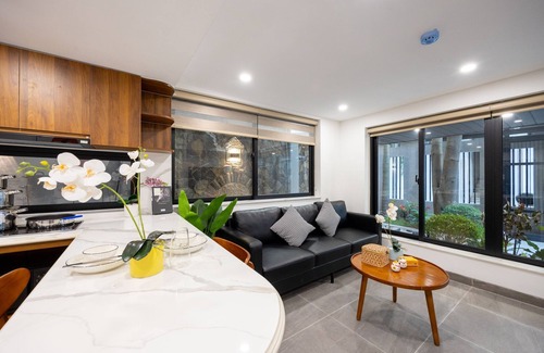 Nhat Tan Apartment | Urchin Apartment