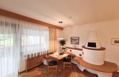Caldaro Sulla Strada del Vino Apartment | Urlaub auf dem Bauernhof Schmidhof - große Terrasse, Pool und beste Lage