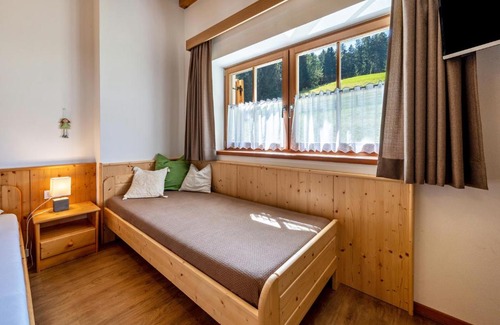 Casola Apartment | Urthalerhof Apt Landhaus