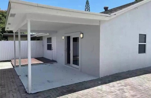 Pompano Beach House | Share house w/1-Bedroom, w/Private Bathroom &Entrance