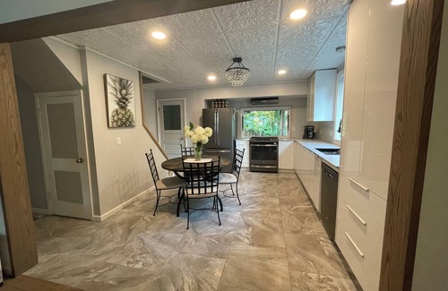 Harbert House | Charming Sawyer Retreat Near Lake Michigan – Explore Local Beaches, & Wineries!