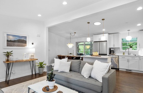 Sawyer House | Evergreen Bungalow – Modern Retreat w/Hot Tub, Fire Pit, EV Charger