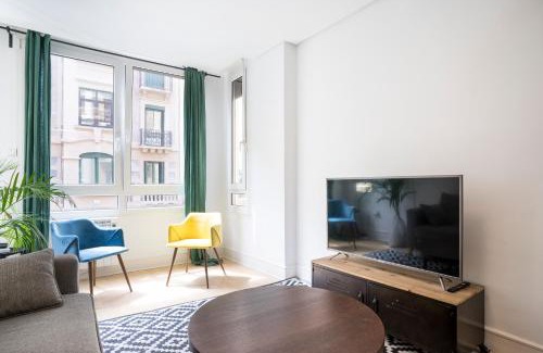 Gros Apartment | Usandizaga Apartment, Second line beach, free Parking