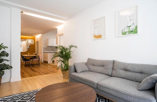 Gros Apartment | Usandizaga Apartment, Second line beach, free Parking
