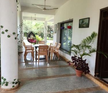 Hyderabad House | ustav farmhouse