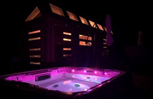 Virgin House | Utah Tiny House for a King Sized Zion Glamping Escape