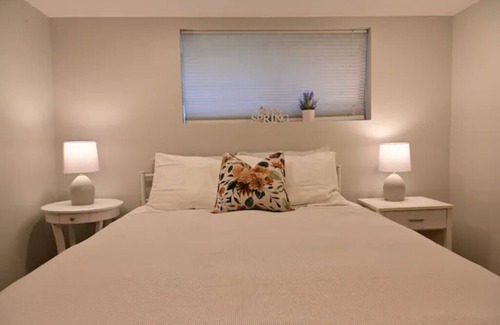 Ravenna House | UW Cozy & Quiet Home / Perfect for Family & Group