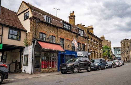 Uxbridge South Apartment | Uxbridge Retreat 2 bed flat