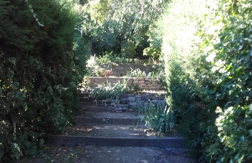 Uzes Villa | Uzès on foot. house for 6 persons in a green setting with breathtaking views!