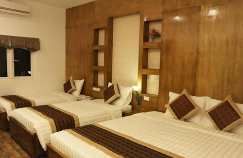 Vang Vieng Hotel | V Central Hotel