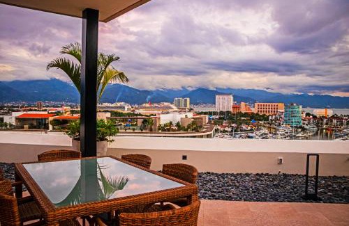 Marina Vallarta Apartment | V-Marina B-902