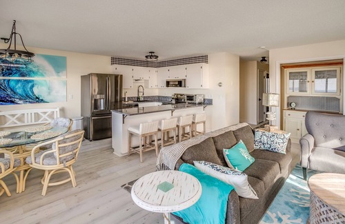 Gearhart Condo | V484 2 Bedroom 2nd Floor ADULTS ONLY, No Cleaning Fees