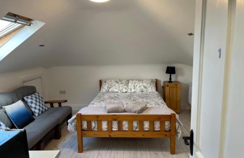 Killarney Apartment | V93C9R0 Stone View Wonderful spacious two bed attic rooms private entrance private bathroom with kitchenette