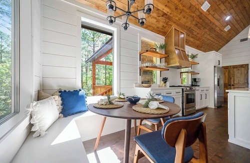Broken Bow Cabin | Vacana Seek Solitude, Secluded Romantic, Hot Tub, Desk, Fire Pit
