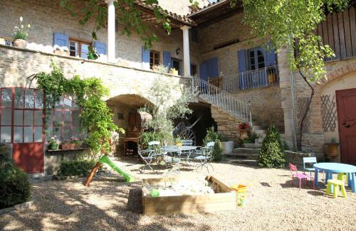 Saint-Cesaire-de-Gauzignan House | Vacances chez l'antiquaire 15 personnes 10 chambres