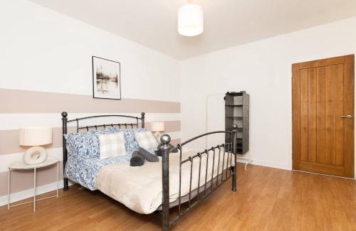 Dunfermline Apartment | Vacant Nests The Milton Free Wifi