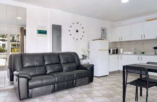 San Agustin Apartment | Vacation Apartment 'Las Flores1' with Sea and Beach View, Wi-Fi and Air Conditioning