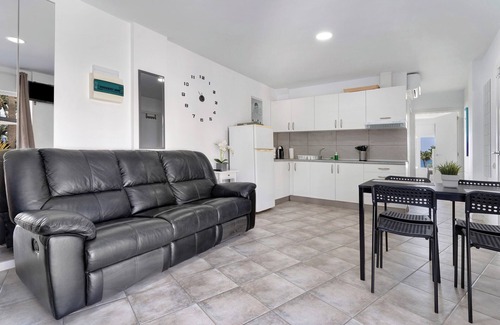 San Agustin Apartment | Vacation Apartment 'Las Flores1' with Sea and Beach View, Wi-Fi and Air Conditioning