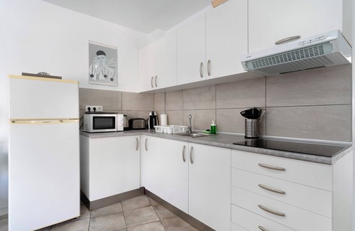 San Agustin Apartment | Vacation Apartment 'Las Flores1' with Sea and Beach View, Wi-Fi and Air Conditioning