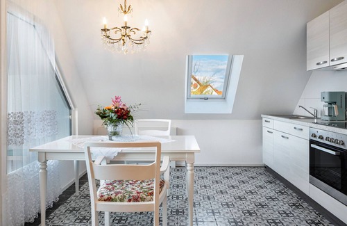Oberrotweil Apartment | Vacation apartment "Rose", 75 sqm, 1 bedroom, 1 living/bedroom max. 2 pers. + 1 child