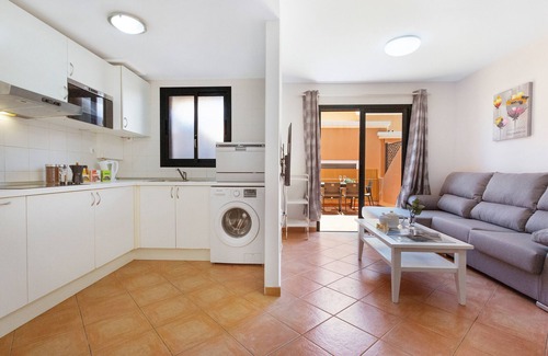 Caleta de Fuste House | Vacation Home 'Casa Miramar' with Sea View, Shared Pool and Private Terrace