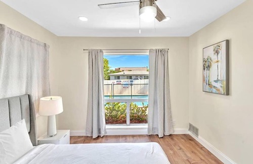 Coral Ridge Isles Apartment | Vacation 1BD unit Pool BBQ Parking Close to Beach