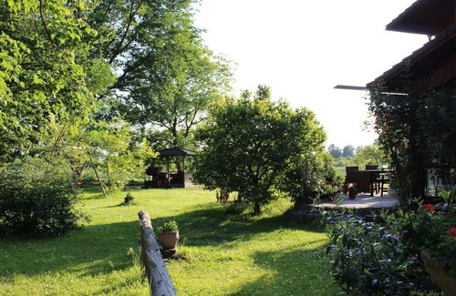 Uhldingen-Muehlhofen Apartment | Vacation apartment on a farm with farm store and wine tavern on Lake Constance