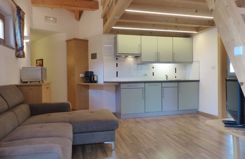 Caines Apartment | Vacation apartment for 2-4 people - south-facing balcony - bathing pond