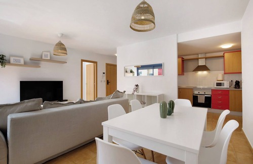 Puerto del Rosario Apartment | Vacation Apartment 'Lancelot' with Shared Pool and Wi-Fi