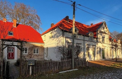 Ribnitz-Damgarten Apartment | Vacation apartment 4 "Light from the south" in the Dechowshof manor house
