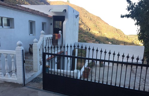 Las Lagunetas Apartment | Vacation Apartment 'Casa Azul' with Mountain View, and Private Terrace