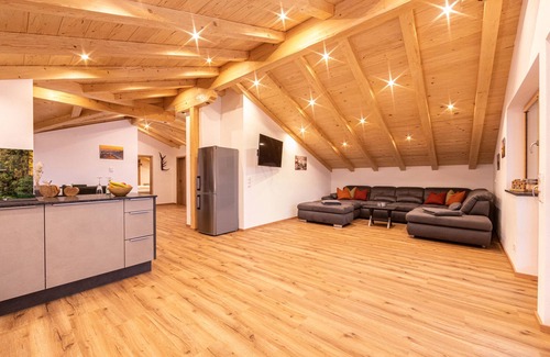 Bischofswiesen Apartment | Vacation apartment Alpenblick 120sqm, 2- 6 persons, 2 bedrooms, bath/WC, additional WC, balcony