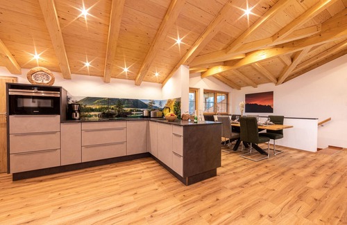 Bischofswiesen Apartment | Vacation apartment Alpenblick 120sqm, 2- 6 persons, 2 bedrooms, bath/WC, additional WC, balcony