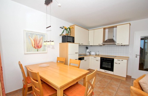 Wiek Apartment | Vacation apartment near the harbor with balcony and sea view - Hafenhäuser Wiek FeWo 01